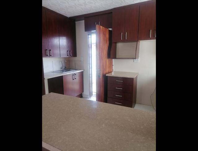 3 BEDROOM HOUSE FOR SALE IN SERALENG